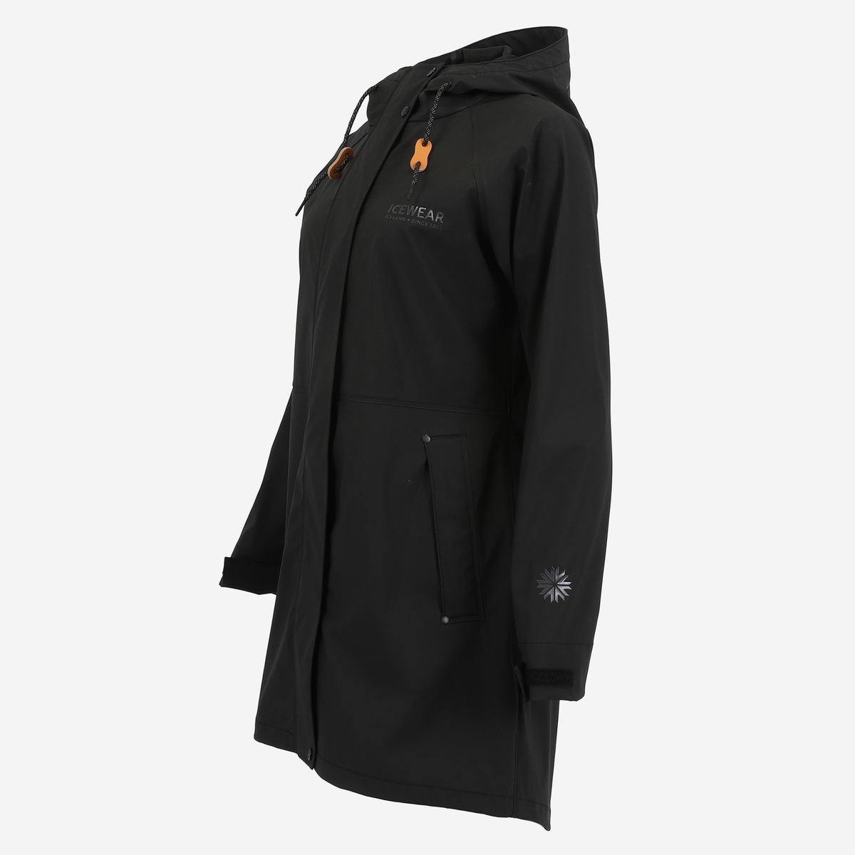 dogg-black-raincoat-women-iceland-rainjacket_107.jpeg